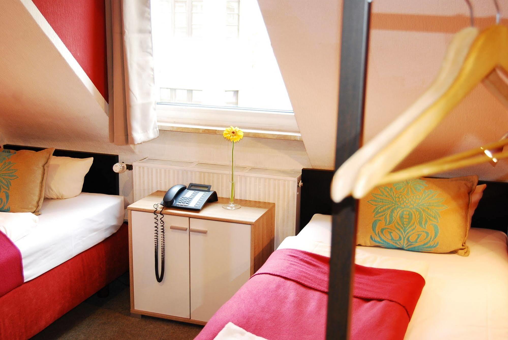 Hotel Alt Deutz City-Messe-Arena Kontaktloser Self Check-In Kolonia Zewnętrze zdjęcie